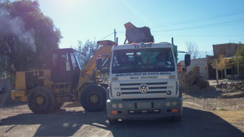 Andersch entregó áridos en Chañar Punco