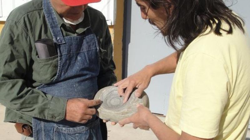 Se dicta el 2º modulo del taller de tallado en piedra