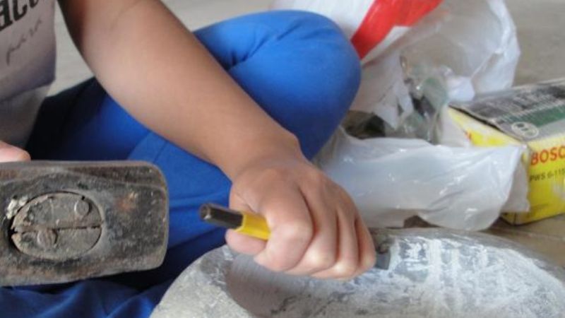 Se dicta el 2º modulo del taller de tallado en piedra