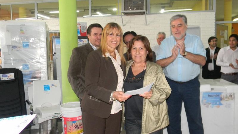 Se entregaron 5 millones en equipamiento a las Áreas Programáticas