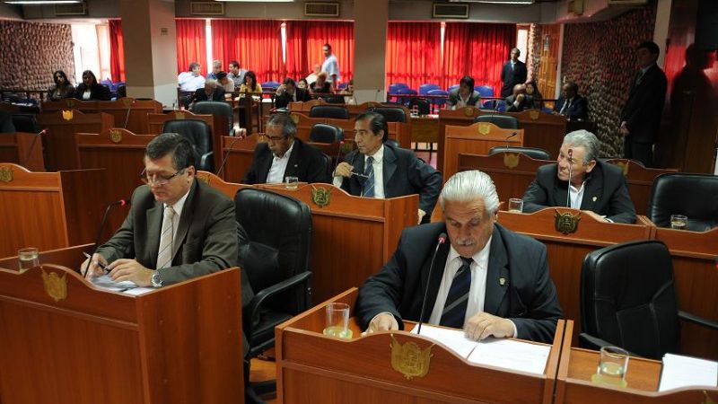 Senadores piden informes a YMAD