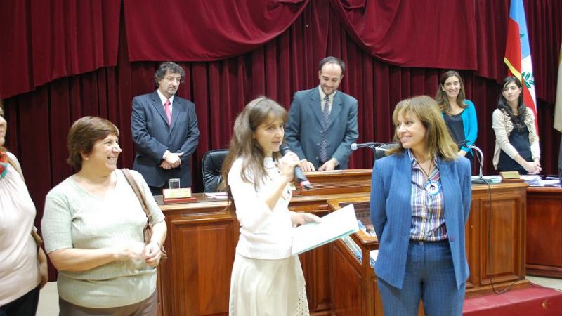 Otorgaron distinción al Mérito a Celia Sarquís