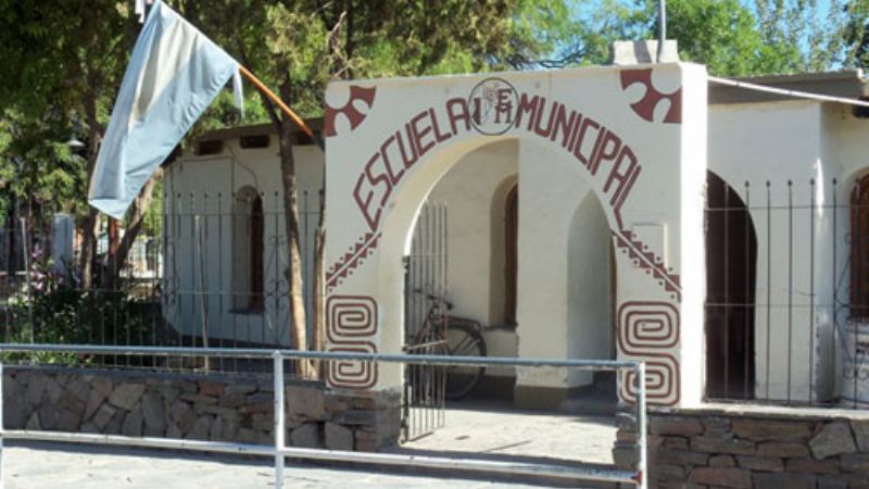Equipamiento para la escuela municipal de Santa María