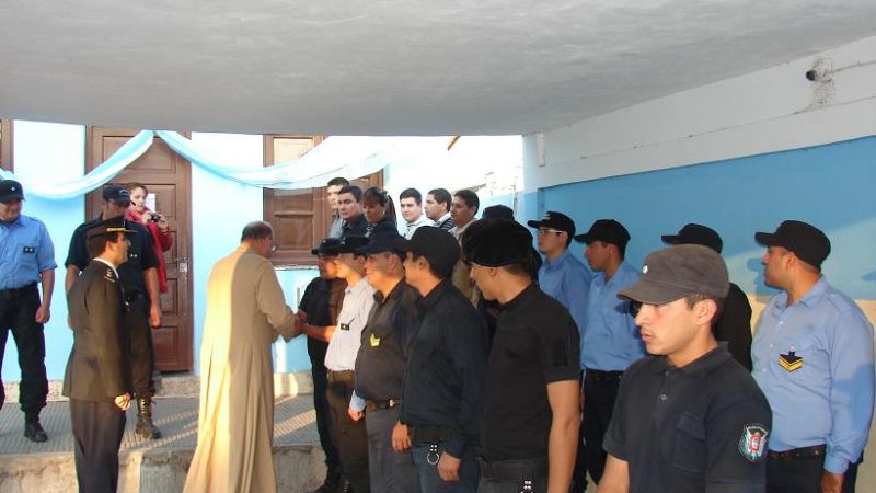 El Obispo visitó comisaría de Fray M. Esquiú