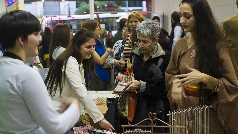Se presentó el Poncho 2013 en Buenos Aires