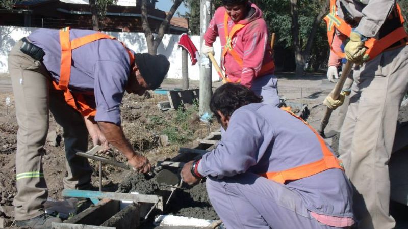 Trabajos de cordones cunetas, desagües pluviales y poda en Valle Viejo