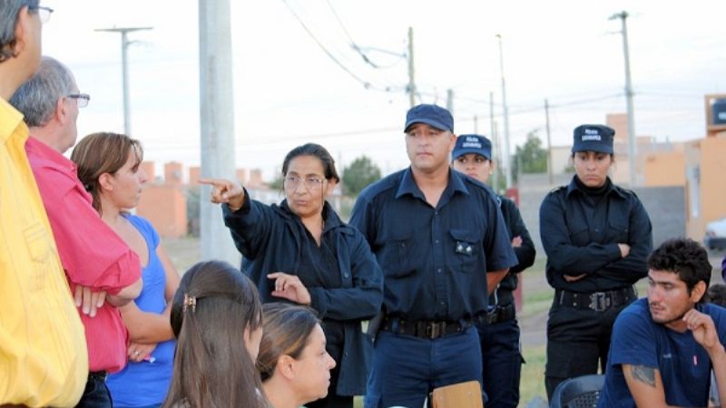 Servicios Públicos se reunió con vecinos del B° 111 VV