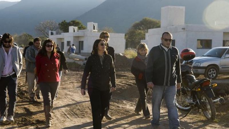 Corpacci recorrió obras de viviendas del IPV