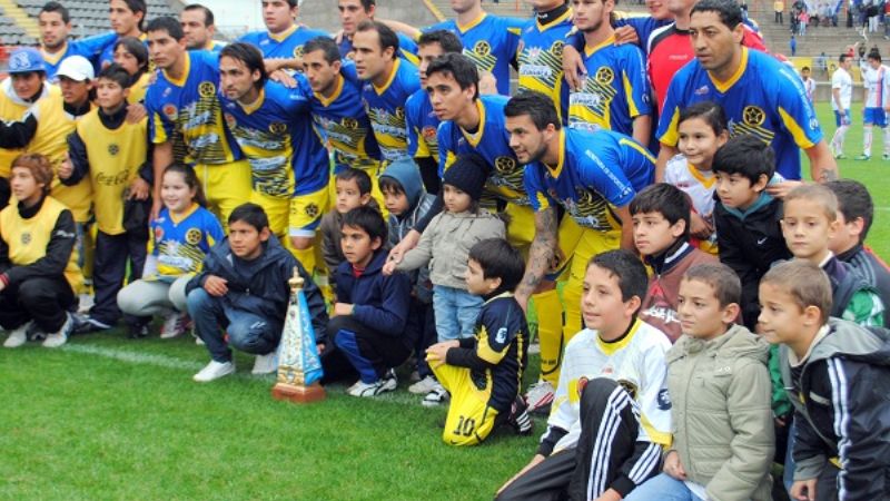Policial venció 1-0 a Roca y es finalista del Argentino B