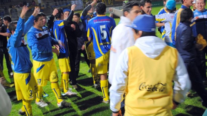 Policial venció 1-0 a Roca y es finalista del Argentino B