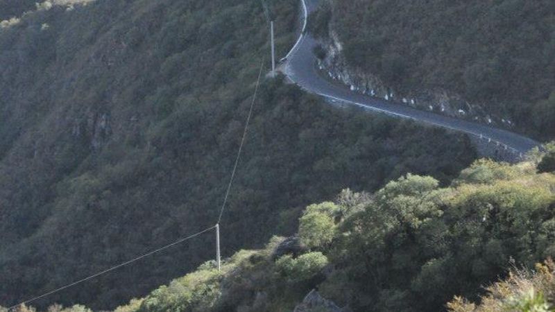 Cayó un camión en la Cuesta del Portezuelo y murió una persona