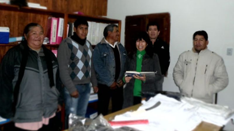 Entregan indumentaria a empleados del Matadero Municipal