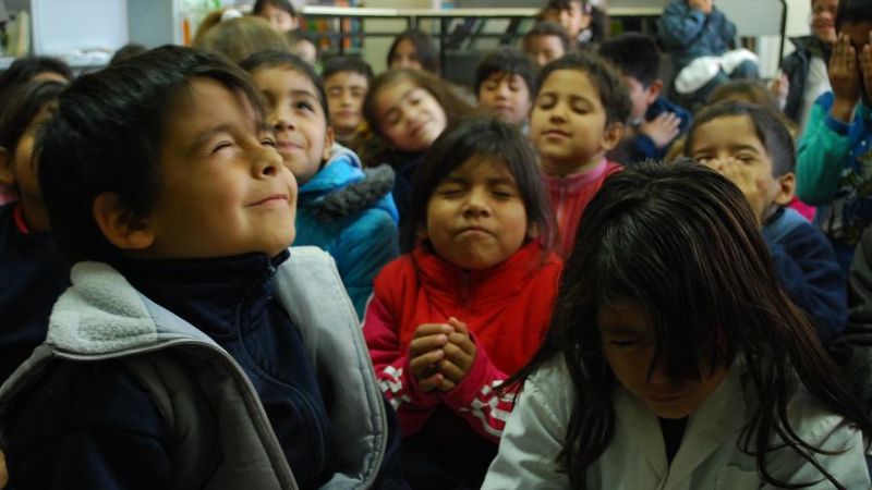 Lectura y poesía con los chicos de la Escuela de Los Terebintos