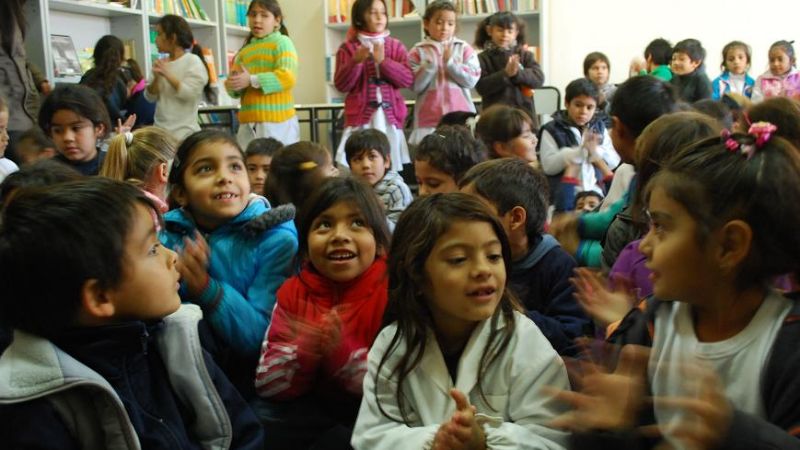 Lectura y poesía con los chicos de la Escuela de Los Terebintos