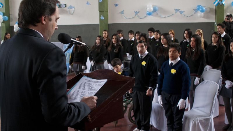Alumnos del Hood y APANE juraron su lealtad a la enseña Patria