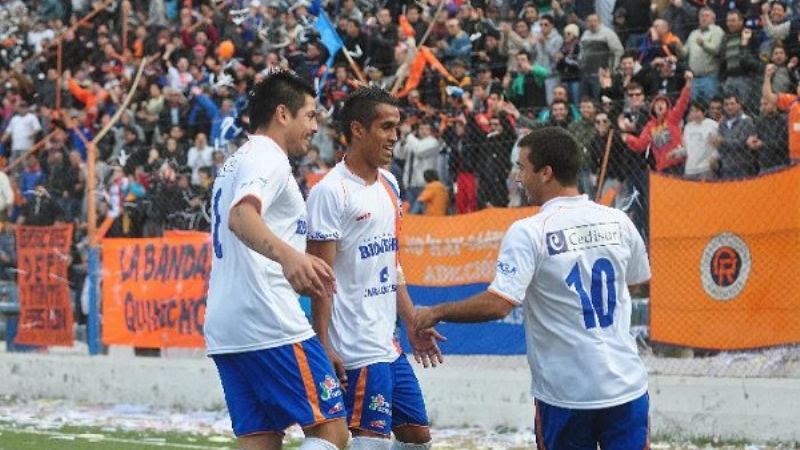 Deportivo Roca ganó y será el rival de Policial 