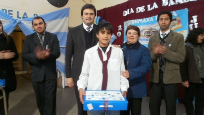 ANSES celebró el Día de la Bandera en las Mil Viviendas