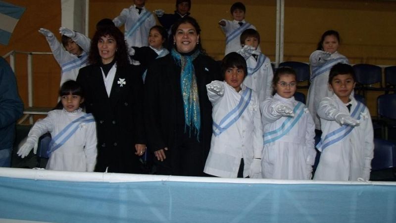 Alumnos de Valle Viejo prometieron Lealtad a la Bandera