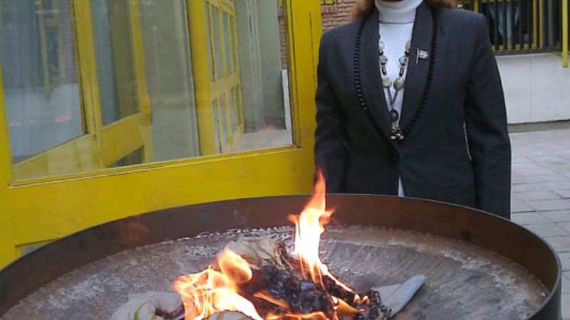 Incineran Banderas en Santa María