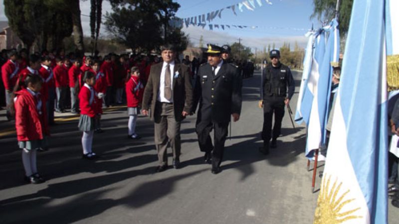 Acto patrio en Loro Huasi