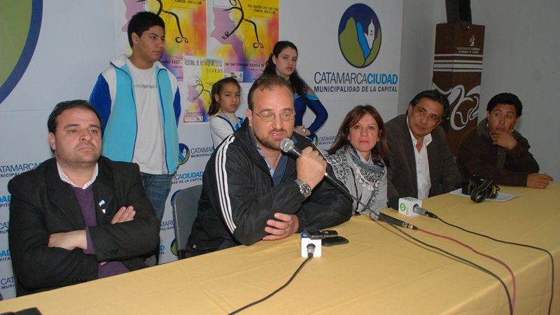 Nacional de Paracaidismo, en sociedad