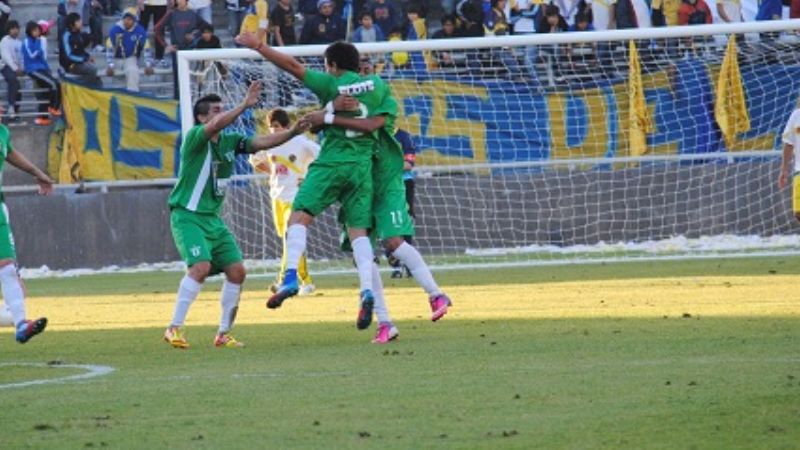 ‘Poli’ no pudo contra el orden de Estudiantes y el árbitro