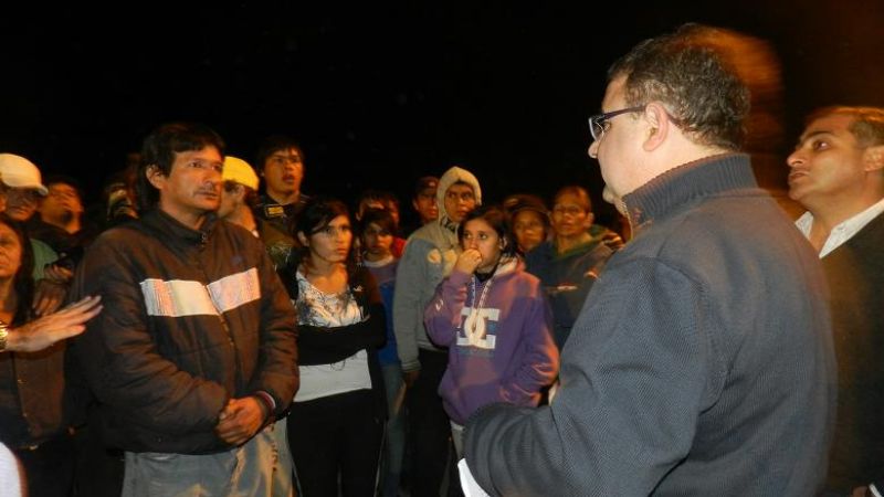 Jalil acordó el retiro pacífico de usurpadores del sur