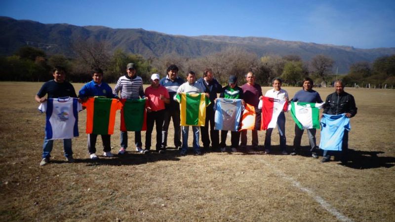 Entrega de indumentaria a Liga Centro Sur de Paclín  