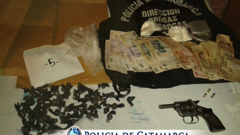 Desbarataron un “kiosco” de drogas en la Capital