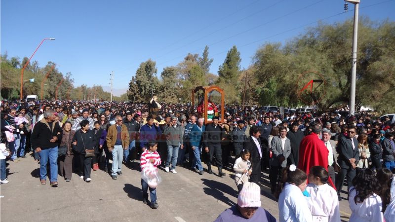 Una multitud en la Fiesta de San Pedro