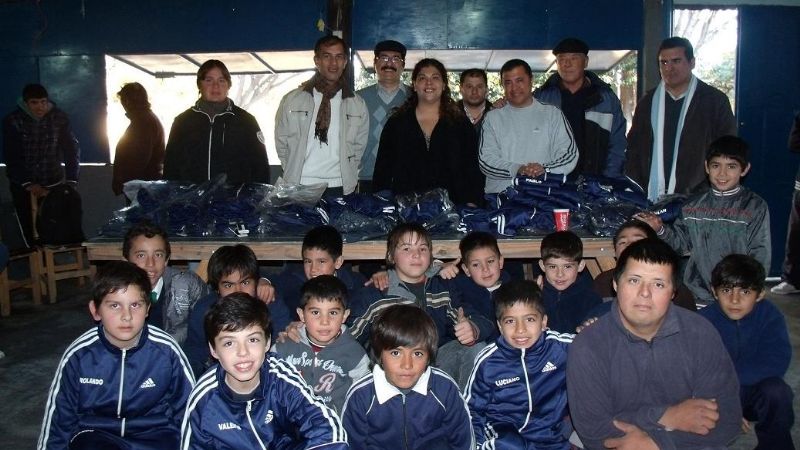 Entrega de indumentaria a escuelitas deportivas de Valle Viejo