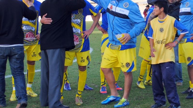 Claroscuros de una tarde triste en el estadio