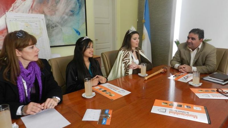 Jalil recibió a la Reina y Princesa de Punta Alta