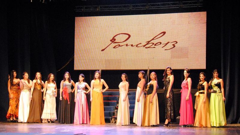 Se realizó la elección de la Reina 2013 del Poncho