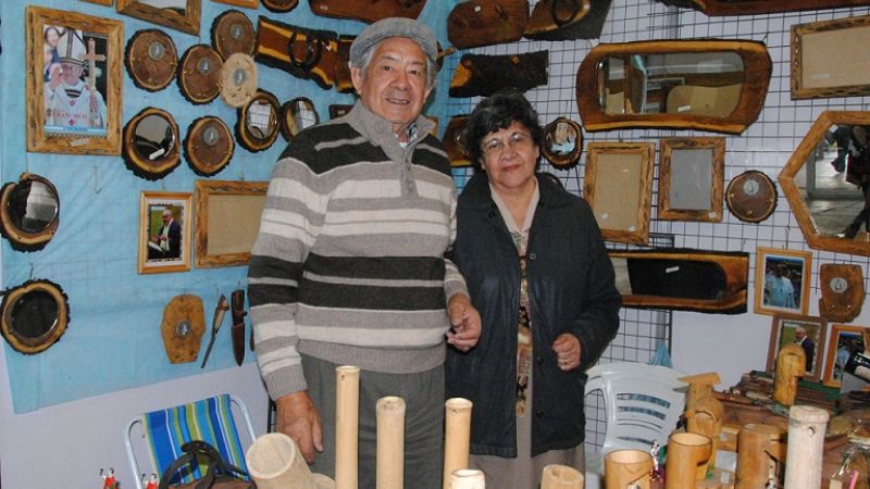 Las manos y el corazón en el cardón