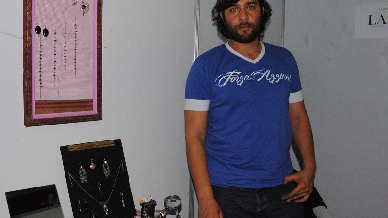 Tallando la piedra para convertirla en cosa preciosa