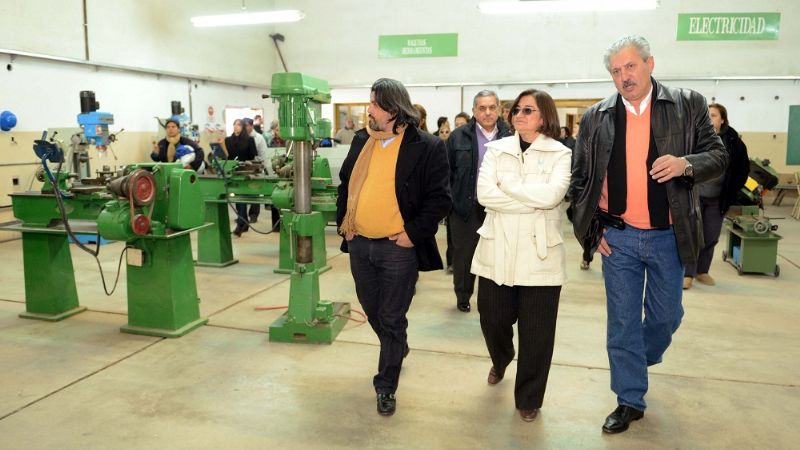 “Después de muchos años, un gobernador volvió a nuestra escuela”