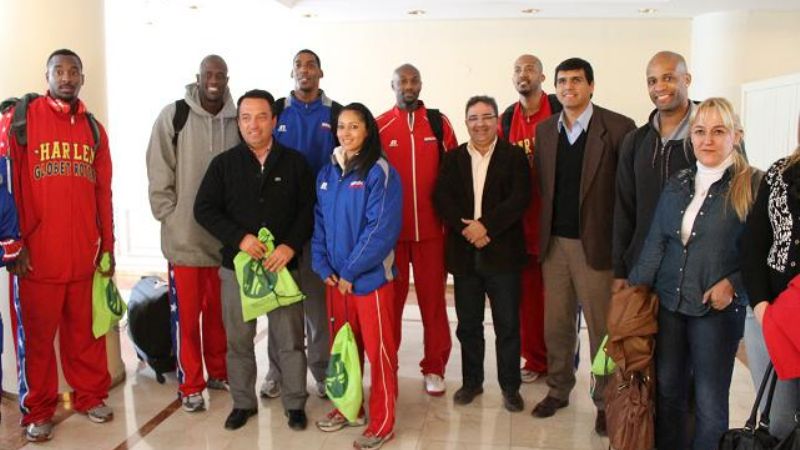 Jalil recibió a los Globetrotters