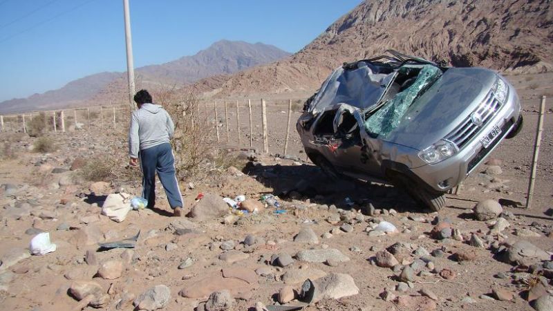Espectacular vuelco entre Fiambalá y Tinogasta