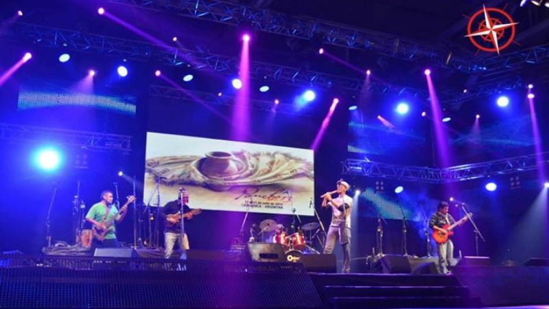 El grupo santamariano “La Minguera” brilló en el Poncho 