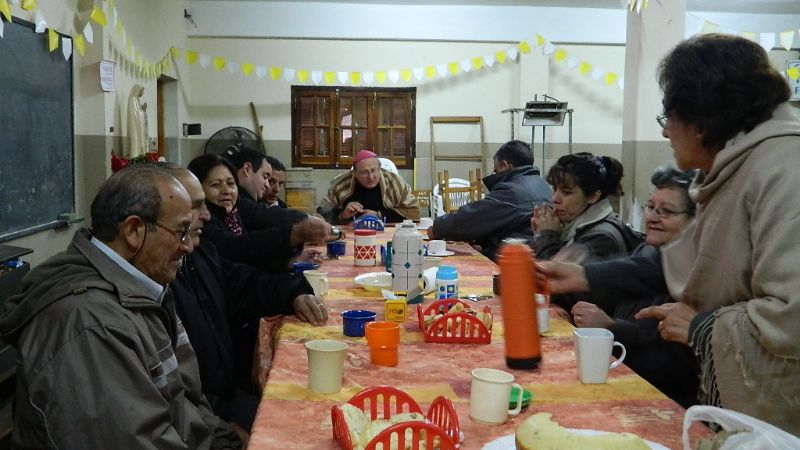 El Obispo en la capilla de Fátima del barrio General Paz