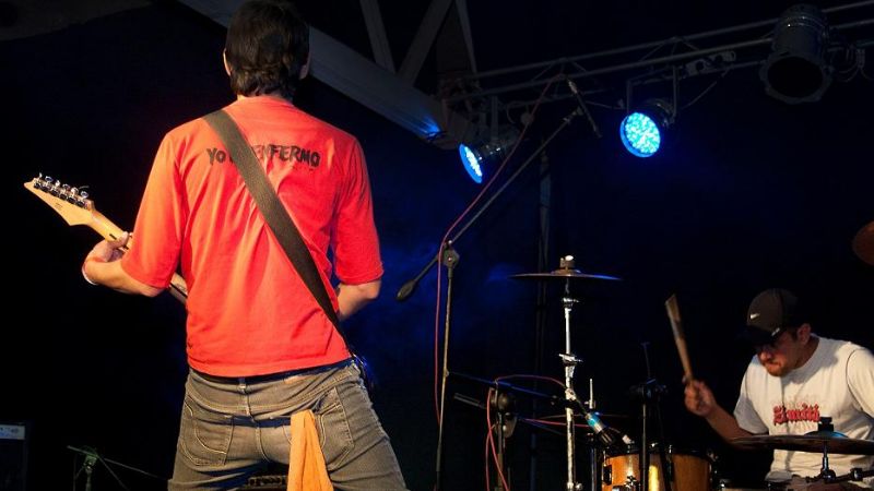 El Poncho se viste de rock en la tarde del sábado