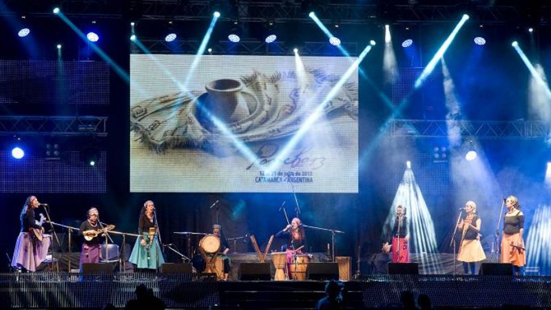 Un Poncho Federal con el aporte de Raúl Lavié y el santiagueño Garnica