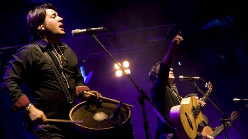 Un Poncho Federal con el aporte de Raúl Lavié y el santiagueño Garnica