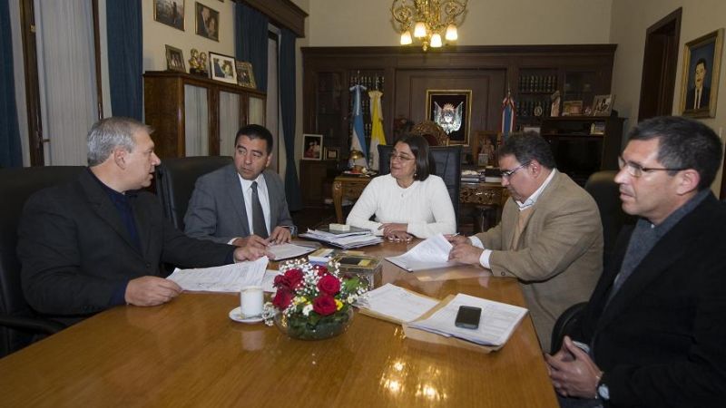 La Gobernadora firmó  convenio para Licencias de Conducir