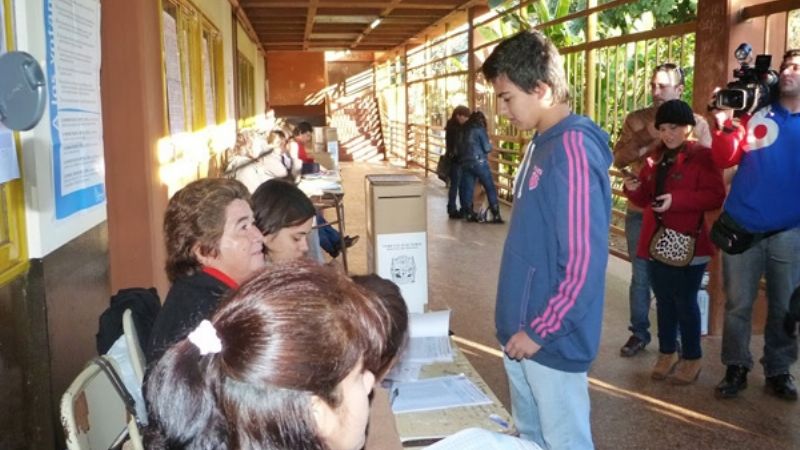 Empezaron a notificar a las autoridades de mesa de las primarias