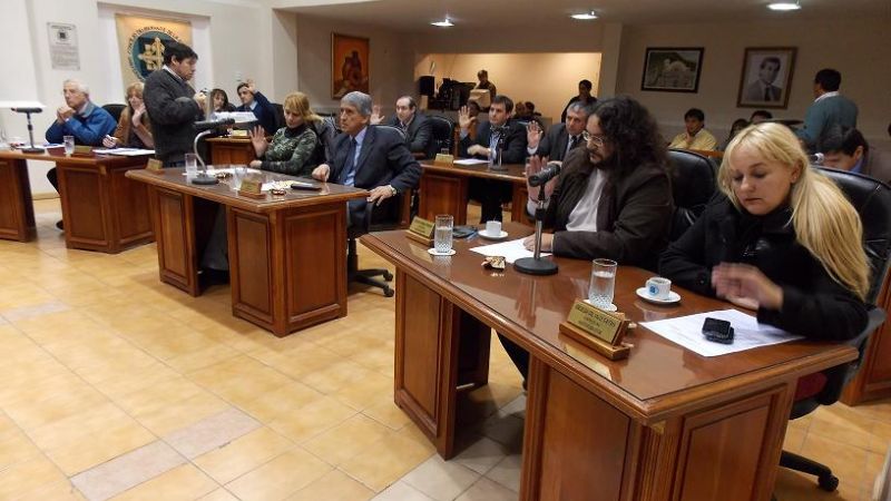 Concejales sancionaron el aumento salarial para municipales