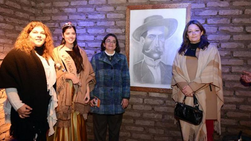 La Gobernadora recorrió el Poncho y visitó la Vivienda Rural