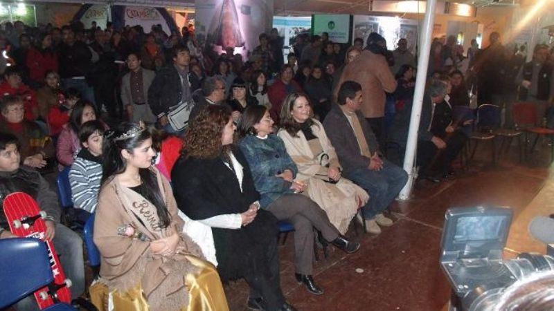 Presentaron la obra “Tan sólo un hombre a caballo”