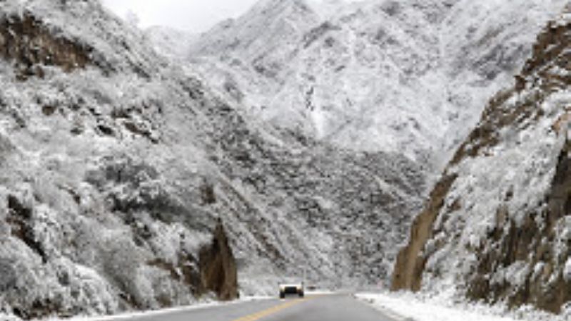 Por acumulación de nieve, cierran paso vehicular por La Cébila
